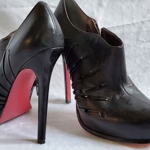 Paris Hilton high heel black ankle boots size 6